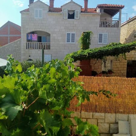 Apartments Banic Postira Zewnętrze zdjęcie